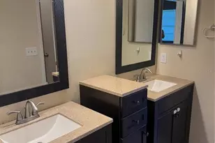 9459 Forest Hills Cir, Tampa, FL 33612 - Photo 14
