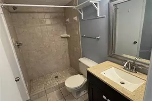 9459 Forest Hills Cir, Tampa, FL 33612 - Photo 8