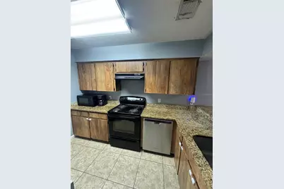 9459 Forest Hills Circle, Tampa, FL 33612 - Photo 4
