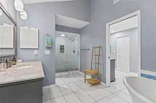 2194 Pinnacle Cir N, Palm Harbor, FL 34684 - Photo 30