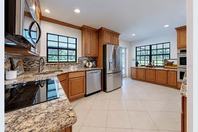 2818 Springdell Circle, Valrico, FL 33596 - Photo 8