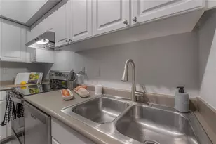 402 S Armenia Ave, Tampa, FL 33609 - Photo 8