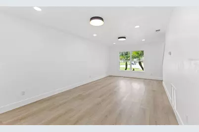 16116 Sandcrest Way, Tampa, FL 33618 - Photo 24
