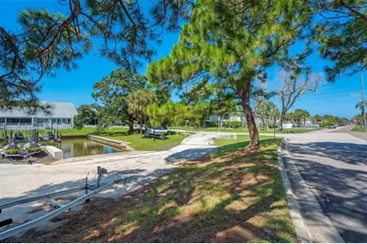 95th Avenue N, Seminole, FL 33776 - Photo 10