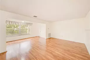 5660 80th St N, Saint Petersburg, FL 33709 - Photo 4