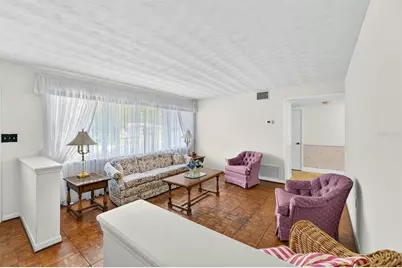 521 S Larry Circle, Brandon, FL 33511 - Photo 2