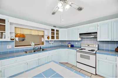 521 S Larry Circle, Brandon, FL 33511 - Photo 4