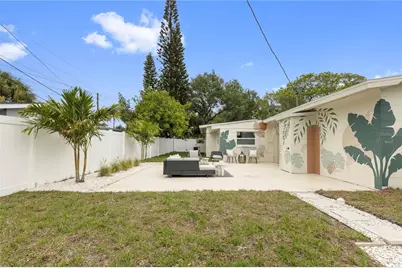 7042 Dartmouth Avenue N, Saint Petersburg, FL 33710 - Photo 40