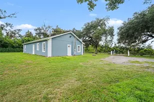 7040 Lumberton Rd, Zephyrhills, FL 33540 - Photo 30