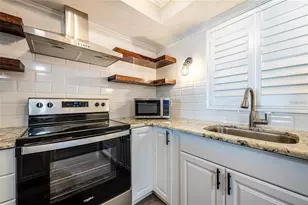 620 Edgewater Dr, Dunedin, FL 34698 - Photo 4