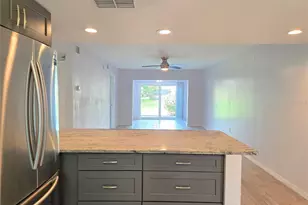 12900 Vonn Rd, Largo, FL 33774 - Photo 14