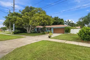 1711 N Highland Ave, Clearwater, FL 33755 - Photo 2