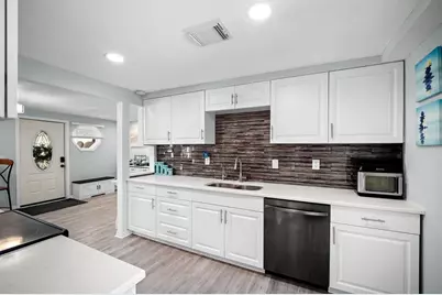 7954 49th Avenue N, Saint Petersburg, FL 33709 - Photo 12