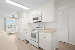 641 Mt Lancaster Ave NE, Saint Petersburg, FL 33702 - Photo 16