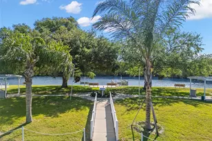 641 Mt Lancaster Ave NE, Saint Petersburg, FL 33702 - Photo 42