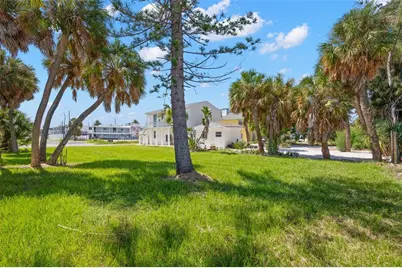623 73rd Avenue, Saint Pete Beach, FL 33706 - Photo 4