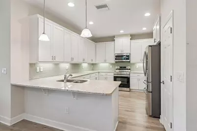 718 Chipper Drive, Sun City Center, FL 33573 - Photo 10