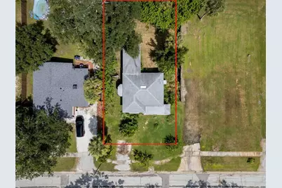 825 60th Avenue NE, Saint Petersburg, FL 33703 - Photo 1