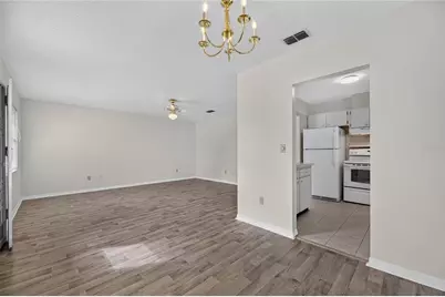 1904 Canterbury Lane #18, Sun City Center, FL 33573 - Photo 10