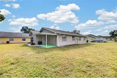 1904 Canterbury Lane #18, Sun City Center, FL 33573 - Photo 4