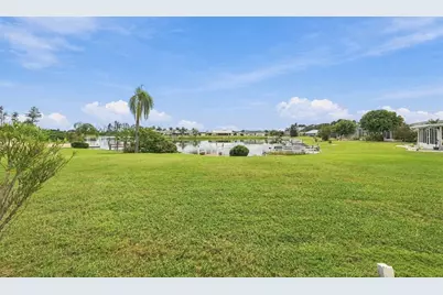 1810 Milford Circle, Sun City Center, FL 33573 - Photo 4