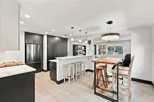 263 21st Ave S, Saint Petersburg, FL 33705 - Photo 4