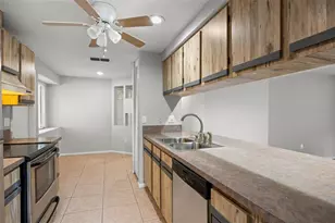627 Timber Bay Cir W, Oldsmar, FL 34677 - Photo 12