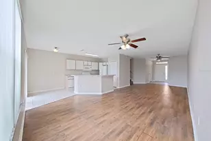 6405 Barksdale Way, Riverview, FL 33578 - Photo 4