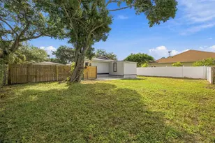 11985 Murray Ave, Seminole, FL 33778 - Photo 32
