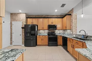4635 Pond Ridge Dr, Riverview, FL 33578 - Photo 8