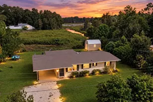 717 W Deer Lake Dr, Lutz, FL 33548 - Photo 4
