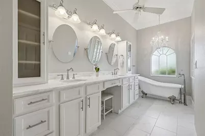 4851 Windmill Palm Terrace NE, Saint Petersburg, FL 33703 - Photo 8