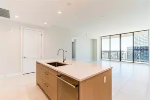 275 1st Ave S, Saint Petersburg, FL 33701 - Photo 12