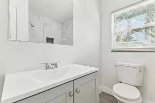 1807 E Bougainvillea Ave, Tampa, FL 33612 - Photo 24