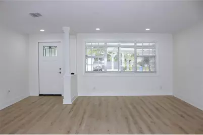 8512 Sunbeam Lane, Tampa, FL 33615 - Photo 14