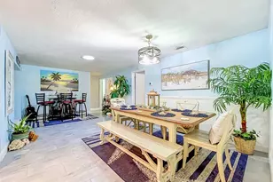 990 Lexington Dr, Dunedin, FL 34698 - Photo 2