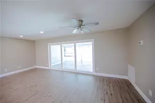 9372 1st St N, Saint Petersburg, FL 33702 - Photo 6