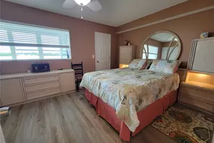 1847 Shore Dr S, South Pasadena, FL 33707 - Photo 14