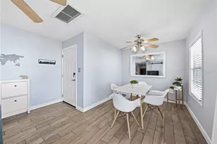 4985 Coquina Key Dr SE, Saint Petersburg, FL 33705 - Photo 4