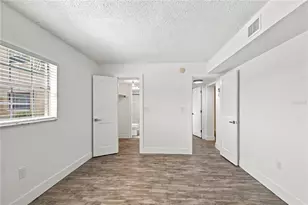 8811 Bay Pointe Dr, Tampa, FL 33615 - Photo 16
