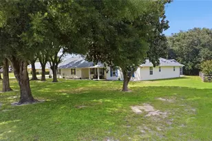 5718 NE 61st Ave Rd, Silver Springs, FL 34488 - Photo 2