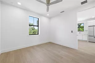 1025 Melrose Ave S, Saint Petersburg, FL 33705 - Photo 40