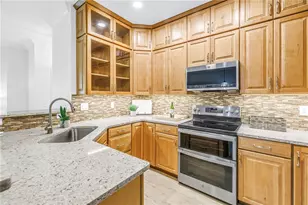 350 2nd St N, Saint Petersburg, FL 33701 - Photo 8