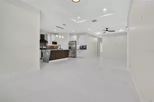 613 W Valencia St, Lakeland, FL 33805 - Photo 14