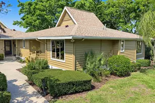 992 Spinnaker Ct, Tarpon Springs, FL 34689 - Photo 2