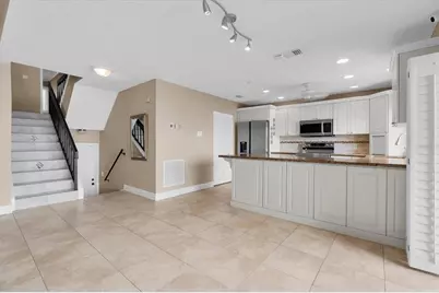 5668 Escondida Boulevard S, Saint Petersburg, FL 33715 - Photo 14