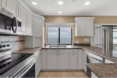 5668 Escondida Boulevard S, Saint Petersburg, FL 33715 - Photo 18