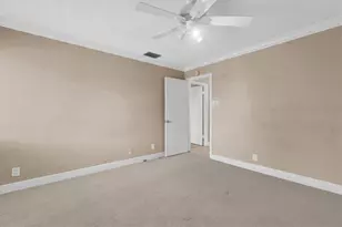 5668 Escondida Blvd S, Saint Petersburg, FL 33715 - Photo 38