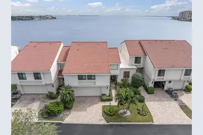 5668 Escondida Boulevard S, Saint Petersburg, FL 33715 - Photo 2