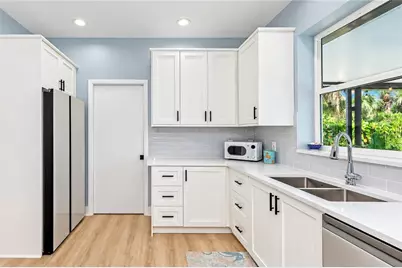 324 Beach Road, Venice, FL 34285 - Photo 14